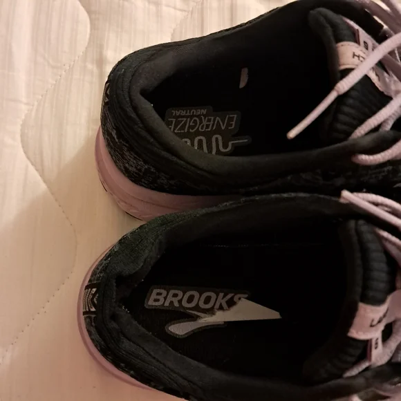Brooks Sneakers Women's 9.5 Launch 6 Black Purple Athletic Sporty Running Comfy - Picture 4 of 7